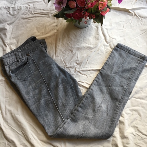 Grey Jeans - Picture 2 of 4